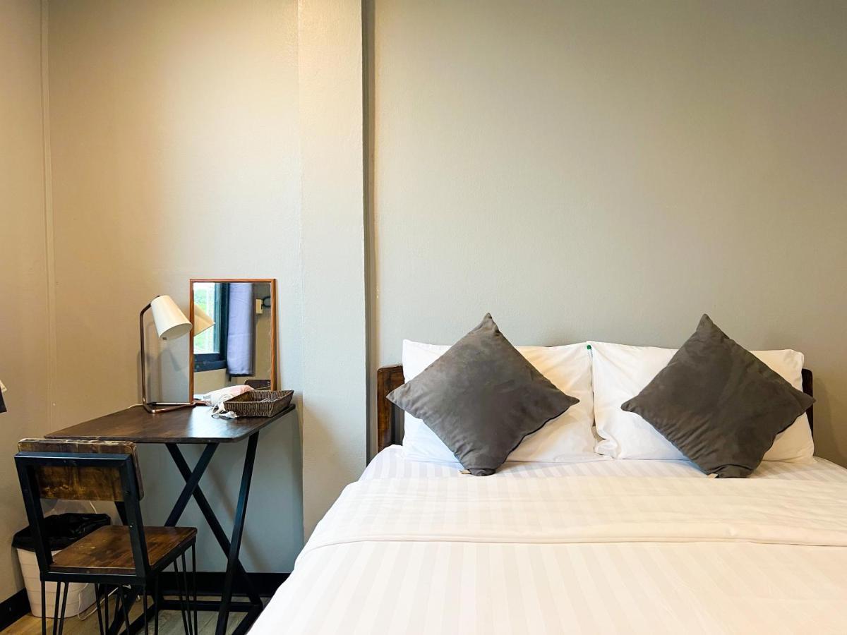 At 20 By Sleepyoho Couette-café Chiang Mai