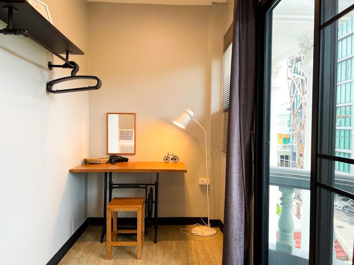 At 20 By Sleepyoho Couette-café Chiang Mai